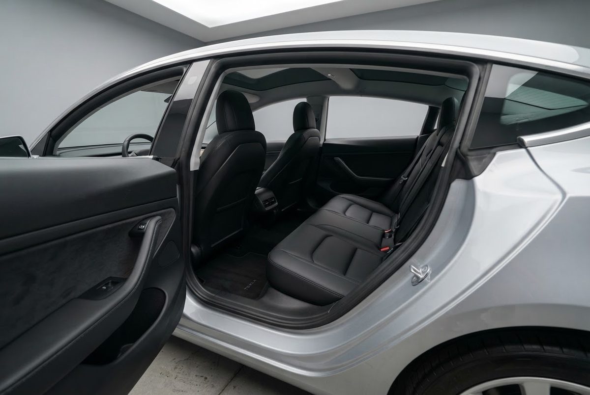 Rear seats & cabin